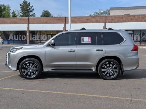 Used 2021 Lexus LX 570 4WD w/ Luxury Package image 8
