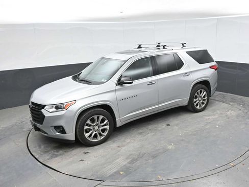 Used 2019 Chevrolet Traverse Premier w/ LPO, Blackout Package AWD/4WD image 35