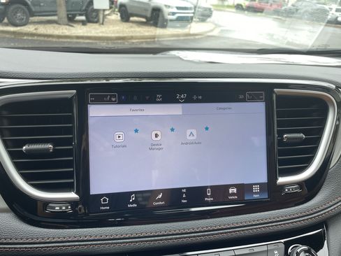 New 2026 Chrysler Pacifica Pinnacle image 28