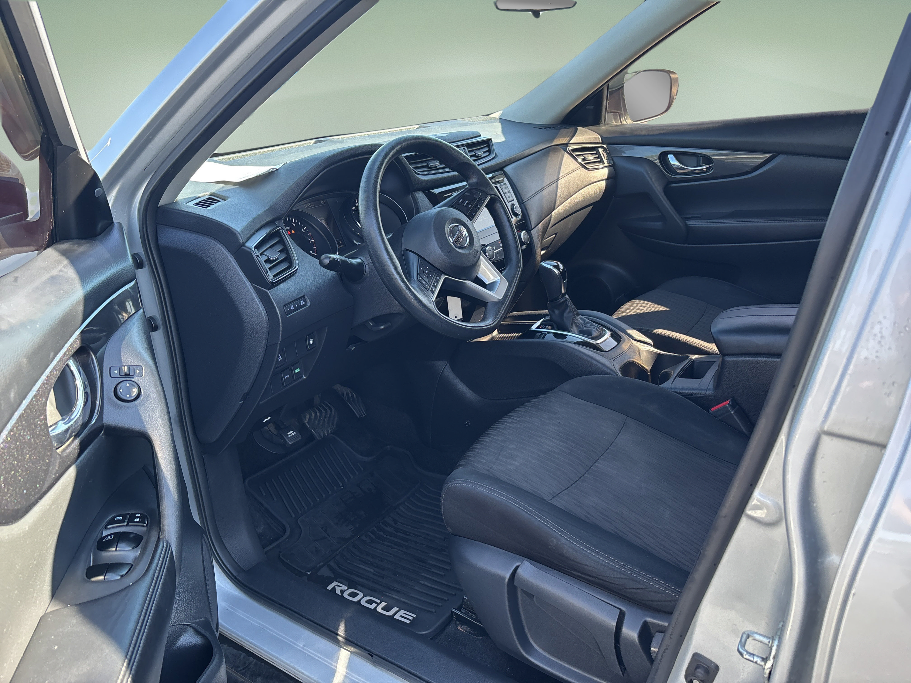 Used 2018 Nissan Rogue S FWD image 13
