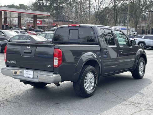 Used 2015 Nissan Frontier SV image 3