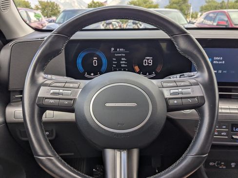 Certified 2025 Hyundai Kona SEL AWD/4WD image 18