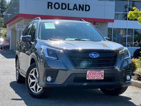 Used 2023 Subaru Forester Premium AWD/4WD image 1