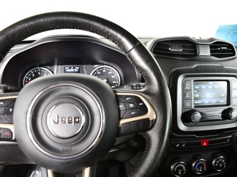 Used 2015 Jeep Renegade Latitude w/ Cold Weather Group II AWD/4WD image 16