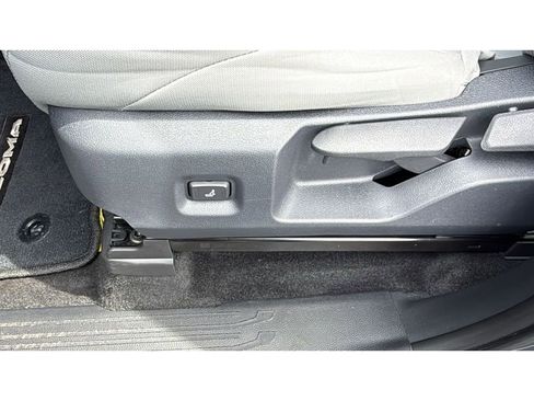 Certified 2025 Toyota Tacoma SR5 w/ SR5 Upgrade Package image 30