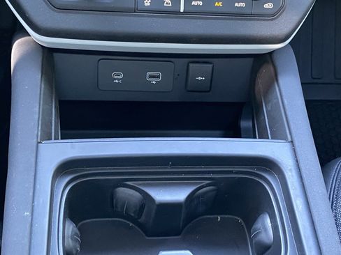 Used 2023 Land Rover Defender 110 X-Dynamic SE image 20