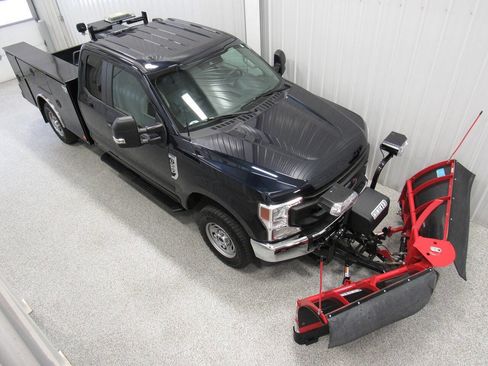 Used 2022 Ford F250 XL w/ Power Equipment Group AWD/4WD image 5