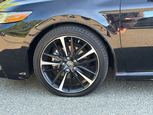 Used 2018 Toyota Camry XSE image 9