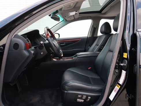 Used 2008 Lexus LS 460 image 32