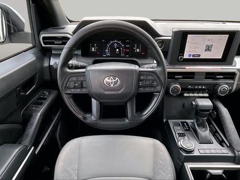 Used 2025 Toyota Tacoma SR5 AWD/4WD image 6