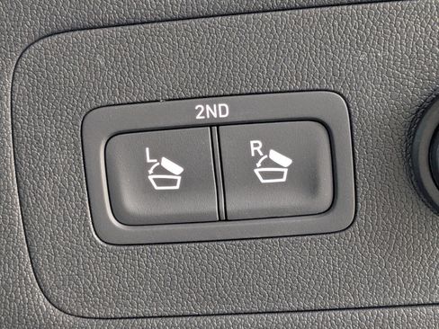 Certified 2025 Kia Sorento S w/ Panoramic Sunroof Package image 14