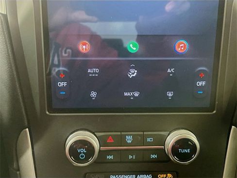 Used 2022 Ford Edge SE image 16