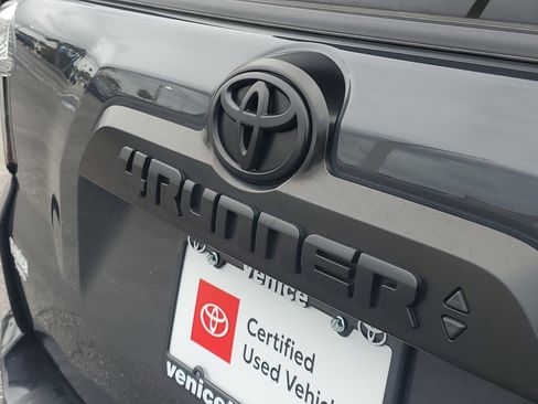 Used 2024 Toyota 4Runner TRD Off-Road Premium w/ Off Road Premium Plus Package AWD/4WD image 12