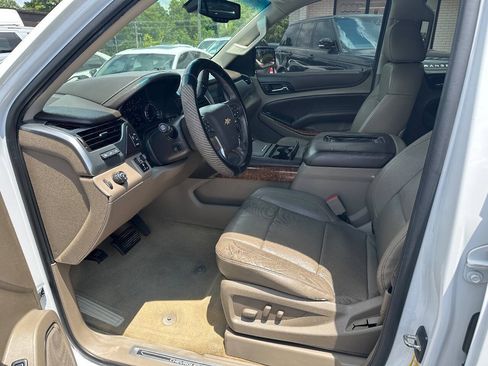 Used 2016 Chevrolet Suburban LTZ RWD image 12