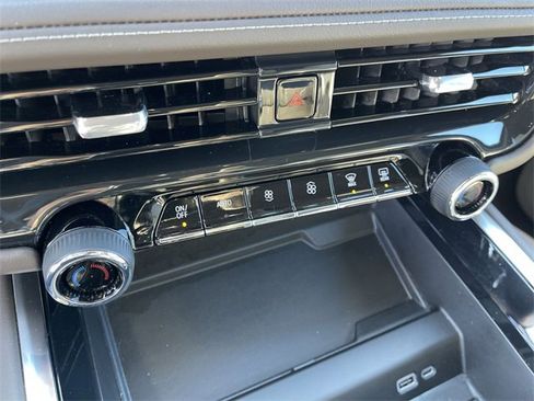 Used 2025 Chevrolet Tahoe LS image 19