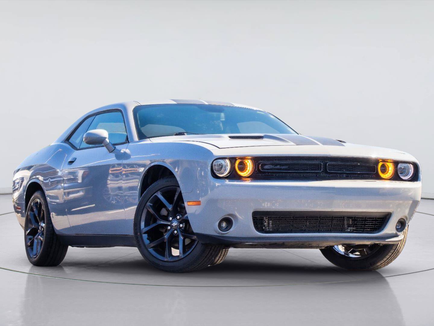 Used 2021 Dodge Challenger SXT w/ Blacktop Package RWD image 2