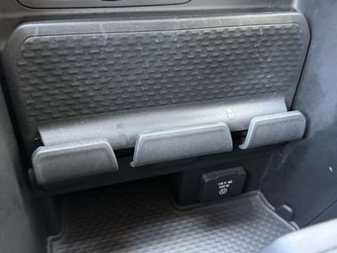 Used 2019 RAM 1500 Laramie AWD/4WD image 46