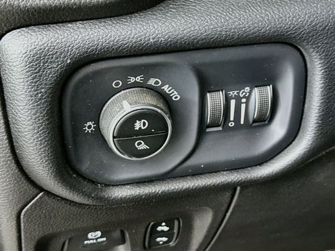 Used 2019 RAM 1500 Big Horn AWD/4WD image 16