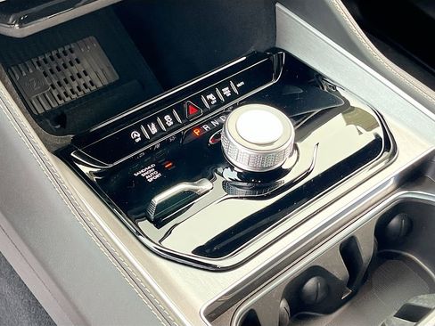 New 2026 Jeep Grand Wagoneer Limited w/ Premium Group II AWD/4WD image 17