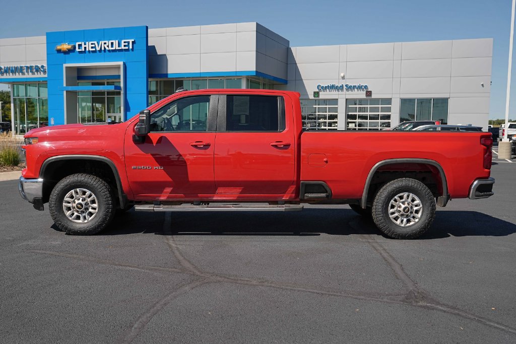 Used 2025 Chevrolet Silverado 2500 LT w/ Convenience Package AWD/4WD image 11