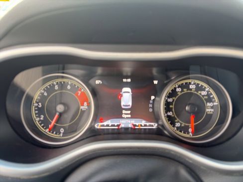 Used 2016 Jeep Cherokee Trailhawk w/ Cold Weather Group image 11