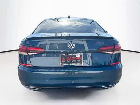 Used 2021 Volkswagen Passat 2.0T R-Line FWD image 4