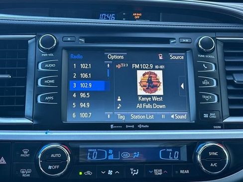 Used 2019 Toyota Highlander XLE image 22