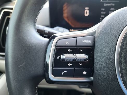 Certified 2025 Kia Sorento S AWD/4WD image 19