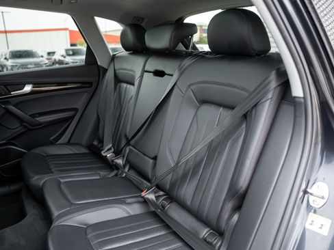 Used 2019 Audi Q5 2.0T Premium Plus w/ Premium Plus Package image 19