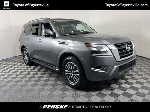 Used 2023 Nissan Armada SL w/ Captain's Chairs Package image 18