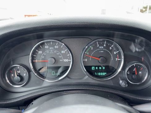 Used 2017 Jeep Wrangler Unlimited Sahara w/ Connectivity Group image 12