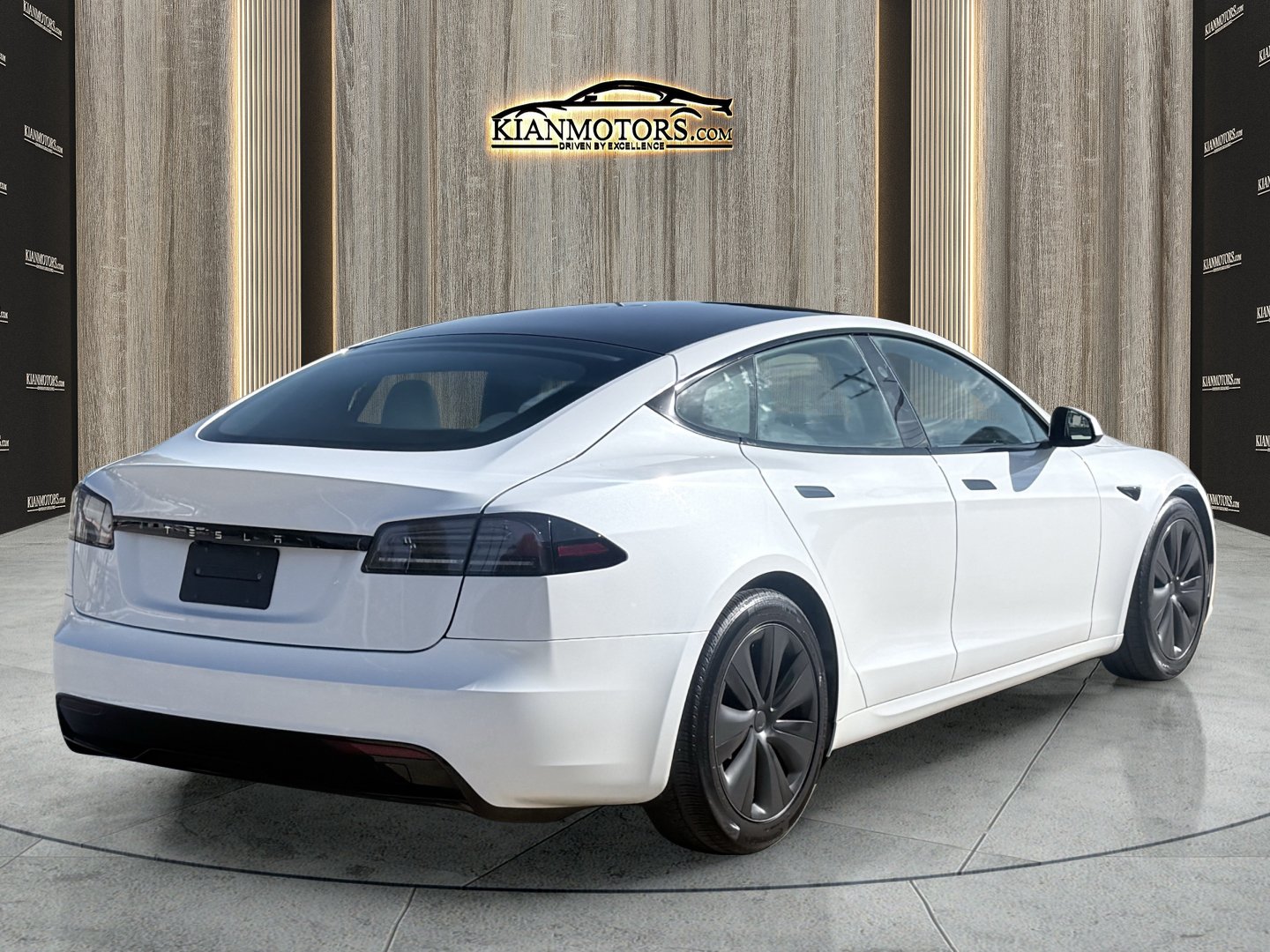 Used 2023 Tesla Model S AWD/4WD image 14