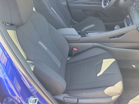 New 2025 Hyundai Elantra Sport FWD image 19