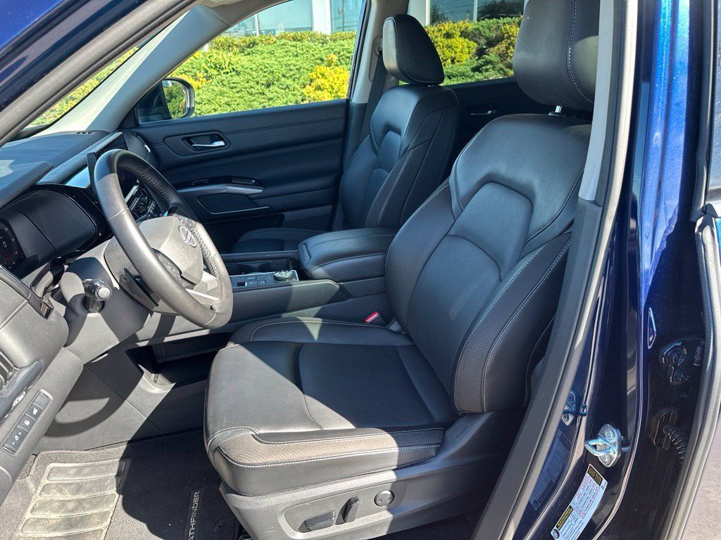 Used 2026 Nissan Pathfinder SL AWD/4WD image 12