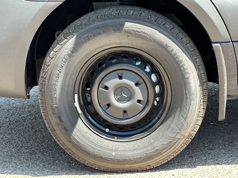 Used 2024 Mercedes-Benz Sprinter 144 Cargo image 29