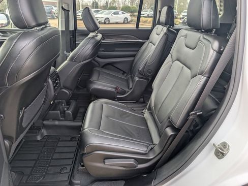 Used 2024 Jeep Grand Cherokee L Limited image 32