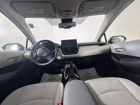 Used 2020 Toyota Corolla LE image 17