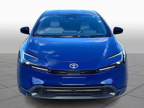 Used 2025 Toyota Prius LE image 3