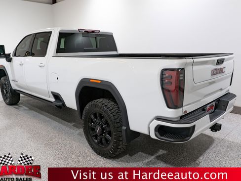 Used 2024 GMC Sierra 2500 AT4 w/ AT4 Premium Plus Package image 3