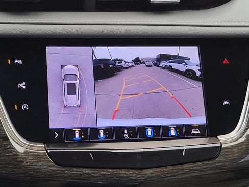 Used 2020 Cadillac XT6 Premium Luxury FWD image 26