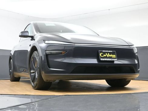 Used 2026 Tesla Model Y Long Range RWD image 45