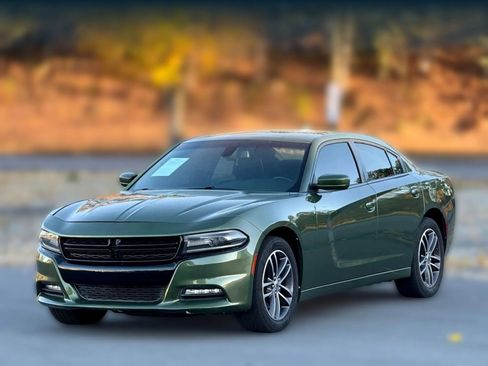 Used 2019 Dodge Charger SXT w/ Cold Weather Package image 5