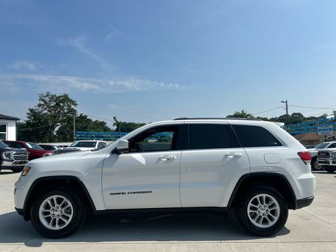 Used 2020 Jeep Grand Cherokee Laredo RWD image 4