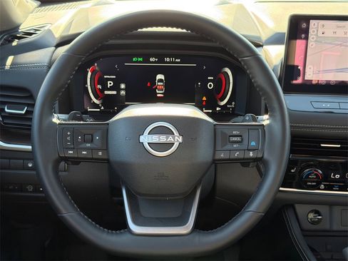 Used 2025 Nissan Rogue Platinum w/ Platinum Premium Package image 24