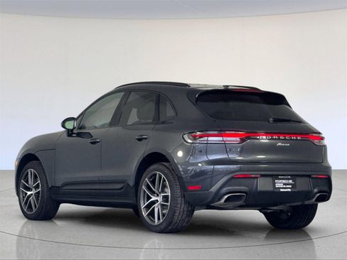 Used 2025 Porsche Macan image 3