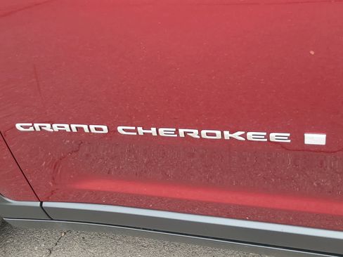 New 2025 Jeep Grand Cherokee Laredo X w/ Luxury Tech Group I image 15