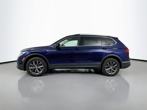 Used 2022 Volkswagen Tiguan SE w/ Panoramic Sunroof Package AWD/4WD image 4