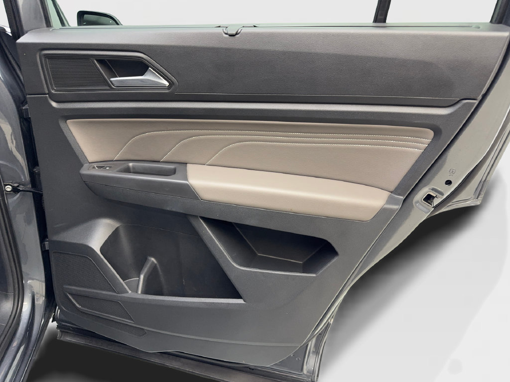 Used 2023 Volkswagen Atlas SE w/ Panoramic Sunroof Package FWD image 48