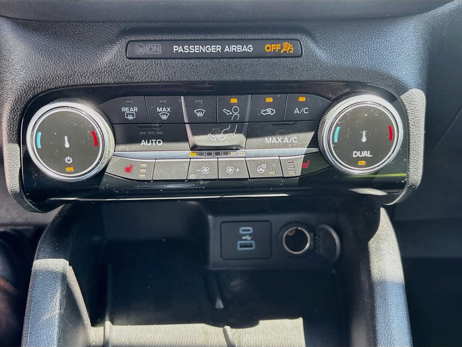 Used 2022 Ford Escape SEL w/ Technology Package FWD image 16