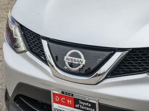 Used 2019 Nissan Rogue Sport S w/ Appearance Package FWD image 5